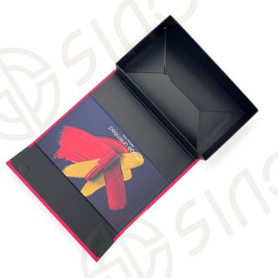 Collapsible flaming red cosmetic box